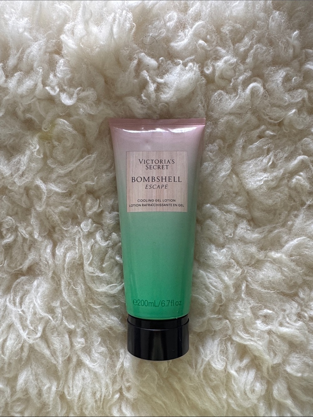 New V.S. Bombshell Escape Cooling Gel Fragrance Lotion